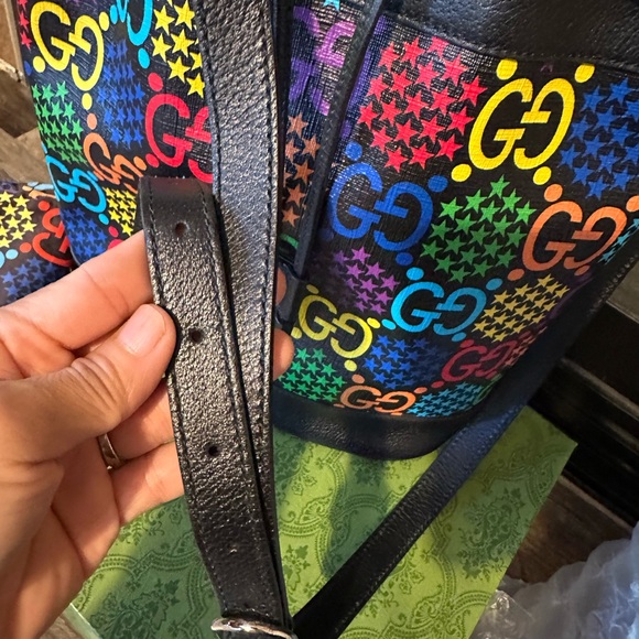 Gucci Supreme monogram Psychedelic bucket bag - Picture 11 of 13